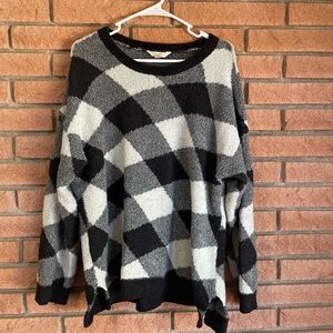 Terra & Sky Black and Gray Knit Top